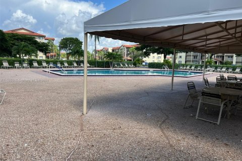 Condominio en venta en Pembroke Pines, Florida, 2 dormitorios, 100.52 m2 № 1328475 - foto 15