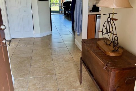 Copropriété à vendre à Pembroke Pines, Floride: 2 chambres, 100.52 m2 № 1328475 - photo 3