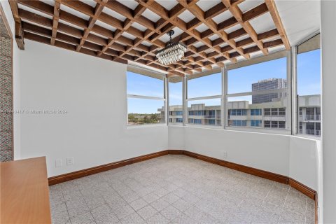 Copropriété à vendre à North Miami Beach, Floride: 2 chambres, 112.69 m2 № 1316344 - photo 8