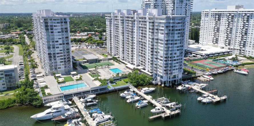 Condo in Aventura, Florida, 3 bedrooms  № 1316338