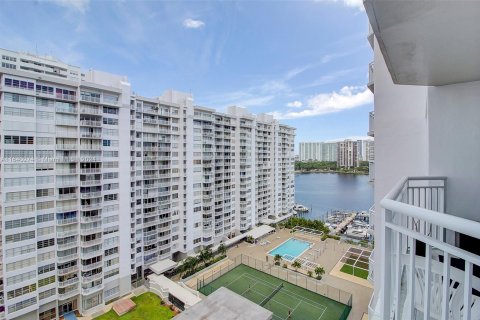 Copropriété à vendre à Aventura, Floride: 3 chambres, 145.39 m2 № 1316338 - photo 17