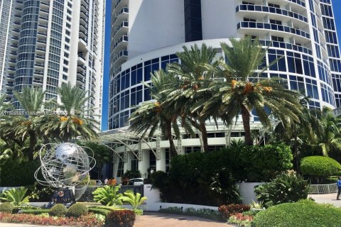 Hotel in Sunny Isles Beach, Florida 61.69 sq.m. № 909778 - photo 17