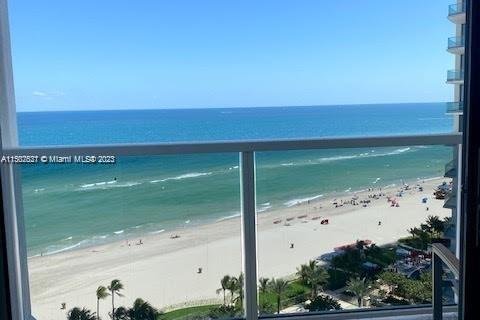 Hotel in Sunny Isles Beach, Florida 61.69 sq.m. № 909778 - photo 13