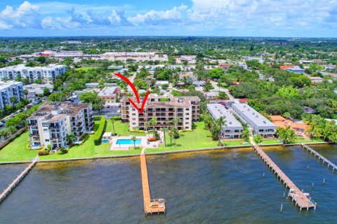 Copropriété à vendre à Lantana, Floride: 2 chambres, 125.51 m2 № 1100085 - photo 3