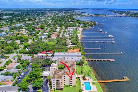 Condominio en venta en Lantana, Florida, 2 dormitorios, 125.51 m2 № 1100085 - foto 2