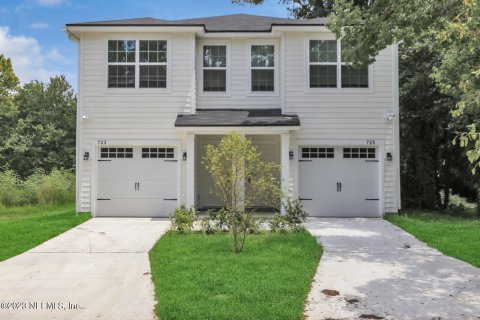 Commercial property in Jacksonville, Florida 6 bedrooms, 280.38 sq.m. № 857483 - photo 1