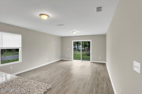 Commercial property in Jacksonville, Florida 6 bedrooms, 280.38 sq.m. № 857483 - photo 13