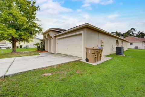 Villa ou maison à vendre à Kissimmee, Floride: 4 chambres, 193.98 m2 № 1133378 - photo 4