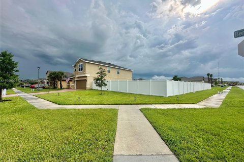 House in St. Lucie, Florida 6 bedrooms, 240.25 sq.m. № 1365573 - photo 17