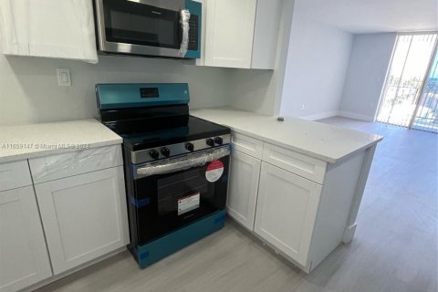 Condominio en venta en Miami Beach, Florida, 1 dormitorio, 73.76 m2 № 1365527 - foto 1