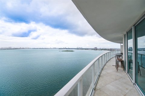 Condo in Miami, Florida, 2 bedrooms  № 1365529 - photo 19