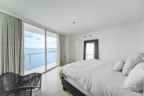 Condo in Miami, Florida, 2 bedrooms  № 1365529 - photo 13