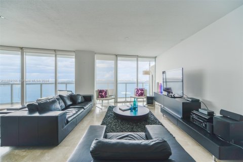 Condo in Miami, Florida, 2 bedrooms  № 1365529 - photo 3