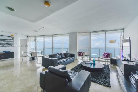 Condo in Miami, Florida, 2 bedrooms  № 1365529 - photo 2