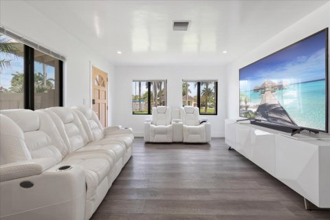 Villa ou maison à vendre à Hollywood, Floride: 3 chambres, 153.38 m2 № 1132892 - photo 18