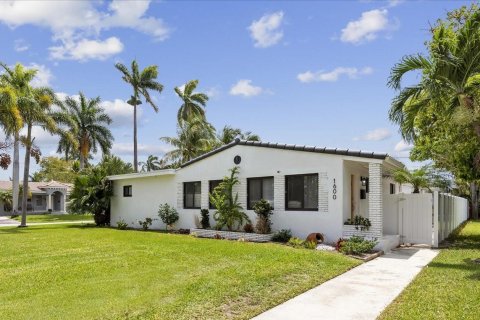 Villa ou maison à vendre à Hollywood, Floride: 3 chambres, 153.38 m2 № 1132892 - photo 24
