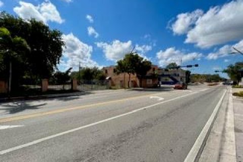 Commercial property in Fort Lauderdale, Florida № 1182600 - photo 1