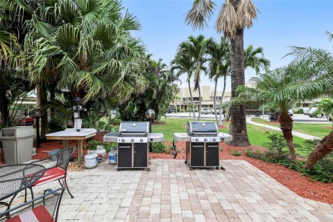 Copropriété à vendre à Pompano Beach, Floride: 2 chambres, 108.7 m2 № 1182515 - photo 2