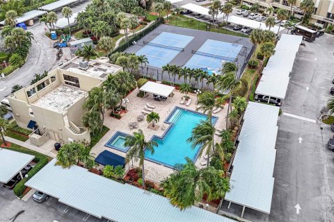 Copropriété à vendre à Pompano Beach, Floride: 2 chambres, 108.7 m2 № 1182515 - photo 10