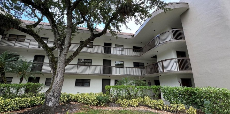 Condo in Tamarac, Florida, 2 bedrooms  № 1182603