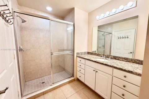 Condo in Aventura, Florida, 2 bedrooms  № 1321594 - photo 16