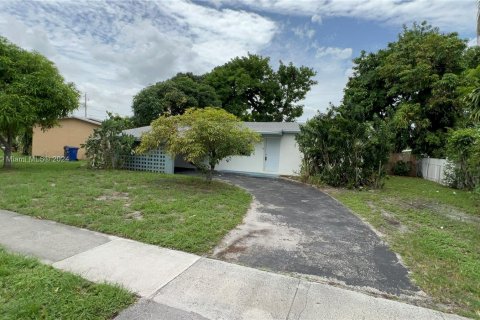 House in Lauderdale Lakes, Florida 3 bedrooms, 119.01 sq.m. № 1321593 - photo 23