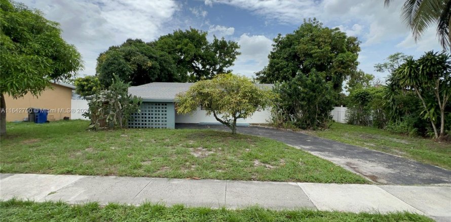 Casa en Lauderdale Lakes, Florida 3 dormitorios, 119.01 m2 № 1321593