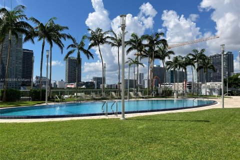 Condo in Miami, Florida, 2 bedrooms  № 1365365 - photo 25