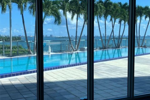 Condo in Miami, Florida, 2 bedrooms  № 1365365 - photo 23