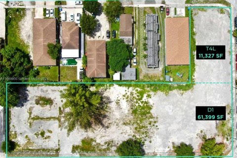 Propiedad comercial en venta en Miami, Florida № 1365421 - foto 1