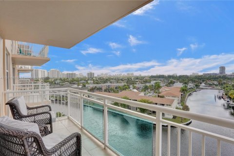 Condominio en venta en Hallandale Beach, Florida, 3 dormitorios, 200.11 m2 № 953713 - foto 20