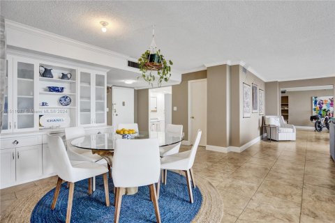 Condominio en venta en Hallandale Beach, Florida, 3 dormitorios, 200.11 m2 № 953713 - foto 7