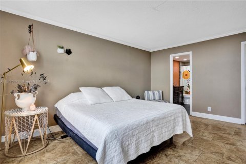 Condominio en venta en Hallandale Beach, Florida, 3 dormitorios, 200.11 m2 № 953713 - foto 11