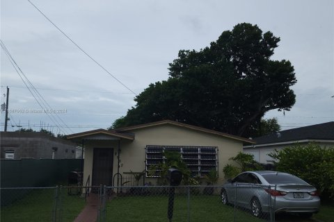 House in Miami, Florida 3 bedrooms, 104.05 sq.m. № 1427514 - photo 8