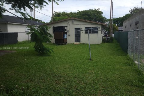 House in Miami, Florida 3 bedrooms, 104.05 sq.m. № 1427514 - photo 15