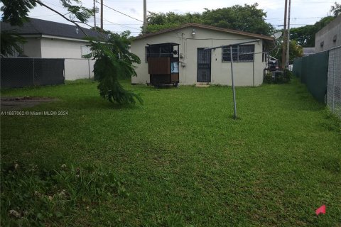 House in Miami, Florida 3 bedrooms, 104.05 sq.m. № 1427514 - photo 14