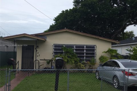 House in Miami, Florida 3 bedrooms, 104.05 sq.m. № 1427514 - photo 2