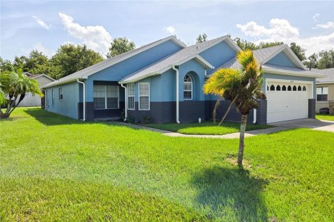 Villa ou maison à vendre à Kissimmee, Floride: 5 chambres, 165.18 m2 № 1383399 - photo 1