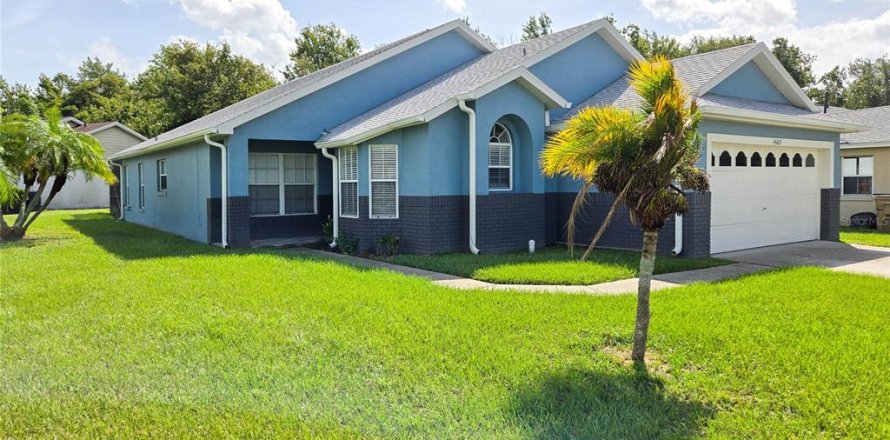 House in Kissimmee, Florida 5 bedrooms, 165.18 sq.m. № 1383399