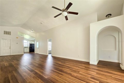 Villa ou maison à vendre à Kissimmee, Floride: 5 chambres, 165.18 m2 № 1383399 - photo 4