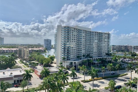 Condominio en venta en Hollywood, Florida, 1 dormitorio, 75.44 m2 № 920781 - foto 11