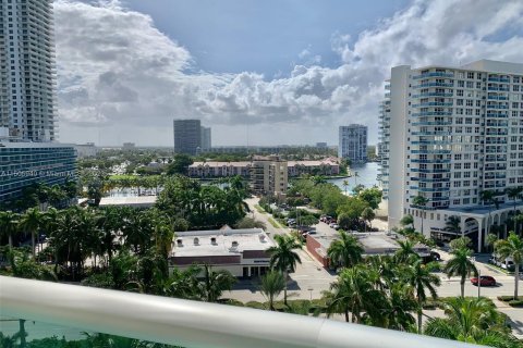 Condominio en venta en Hollywood, Florida, 1 dormitorio, 75.44 m2 № 920781 - foto 9