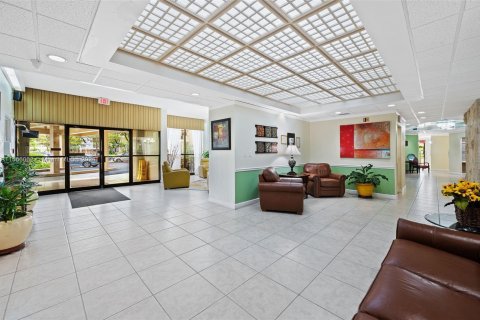 Copropriété à vendre à Pembroke Pines, Floride: 2 chambres, 104.05 m2 № 1102698 - photo 4