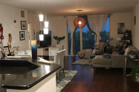 Condominio en venta en North Miami, Florida, 2 dormitorios, 163.32 m2 № 981586 - foto 10