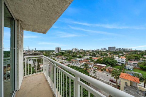 Condo in Miami, Florida, 2 bedrooms  № 1269578 - photo 18