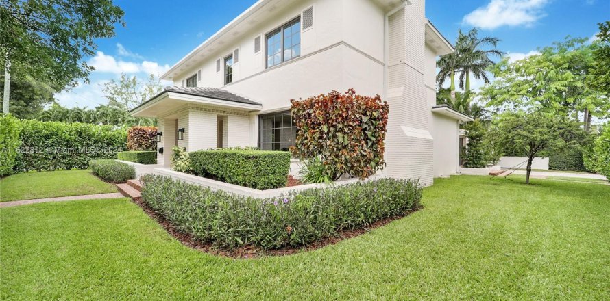 Villa ou maison à Miami Beach, Floride 5 chambres, 353.03 m2 № 1269500