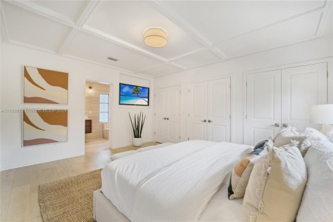 Casa en venta en Miami Beach, Florida, 5 dormitorios, 353.03 m2 № 1269500 - foto 17