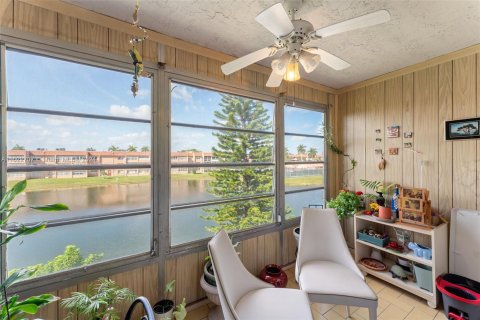 Condo in Sunrise, Florida, 2 bedrooms  № 1269577 - photo 1