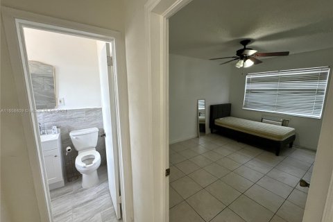 Casa en alquiler en North Miami Beach, Florida, 2 dormitorios, 336.21 m2 № 1369001 - foto 14