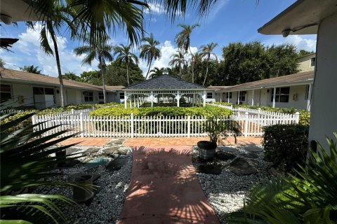 Villa ou maison à louer à North Miami Beach, Floride: 2 chambres, 336.21 m2 № 1369001 - photo 20